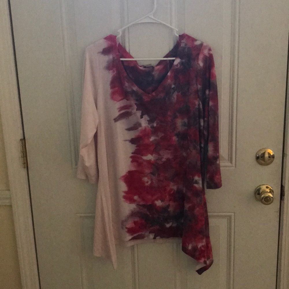 Red/pink shirt